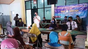 Bupati pati saat memberikan penjelasan tentang new normal