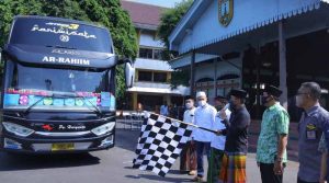 Pemberangkatan santri kudus