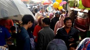 SUASANA-PASAR-PAHING