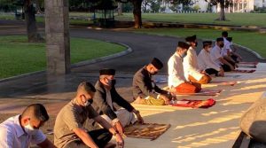 Presiden melakukan sholat Idul Adha di Komplek Istana Bogor