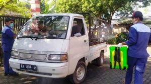 Penyemprotan Disinfektan Pasar Ternak Temanggung