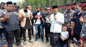Agus-Yusuf-Peletakan-Batu-Pertama-Masjid-Markas-Besar-Sapu-Jagad-Sragen