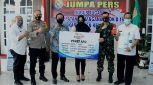 Bantuan-Paket-APD-dari-Indosiar-kepada-pemerintah-Kendal