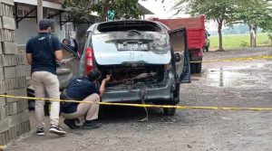 Mobil-terbakar-di-duga-keluarga-presiden