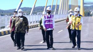 Presiden-Resmikan-Jembatan-Kendari