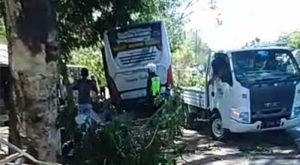 Kecelakaan truck