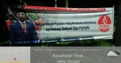 Spanduk Kobar Solo Jokowi 3 Periode