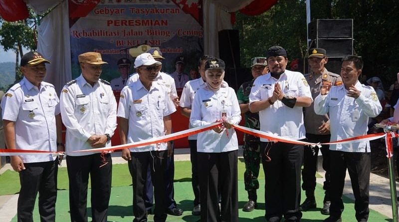 Bupati Kendal Resmikan Jalan Penghubung Biting-Cening